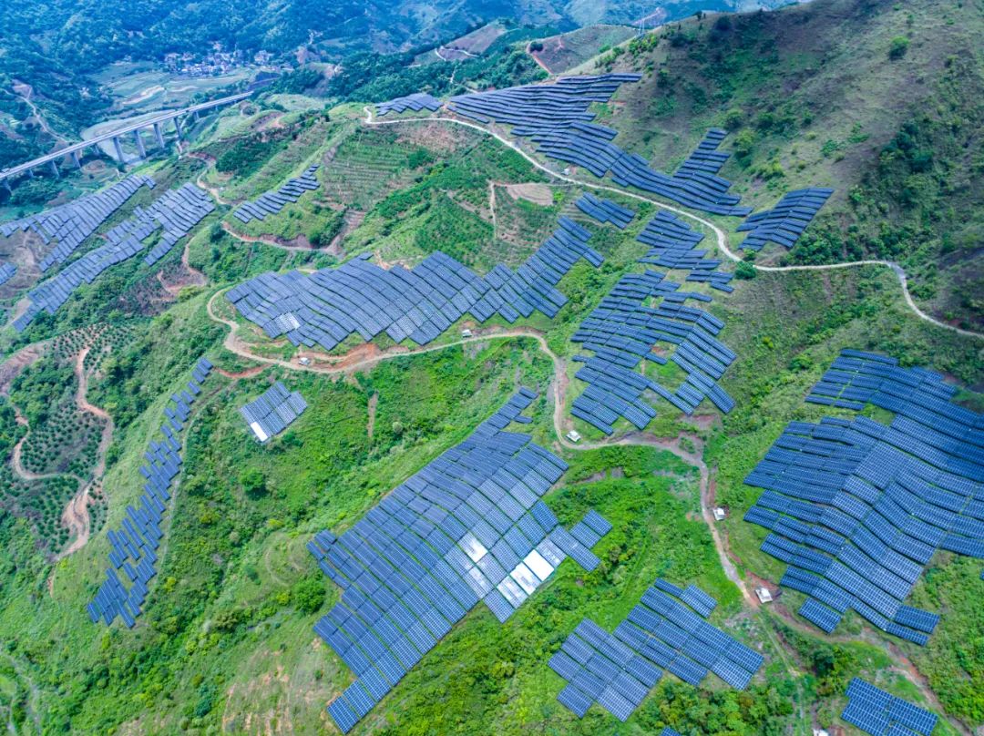 阿特斯進軍儲能產(chǎn)業(yè)？ 獲英國100MWh長期儲能合同